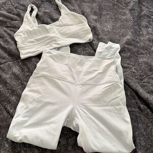 Icy blue lululemon Sports Bra and Leggings Set
